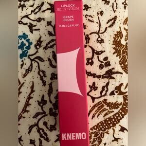 Knemo Liplock Jelly Serum in Grape Crush